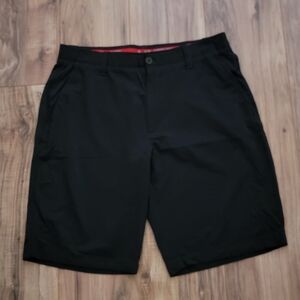 Under Armour Men's Black Shorts Size 36